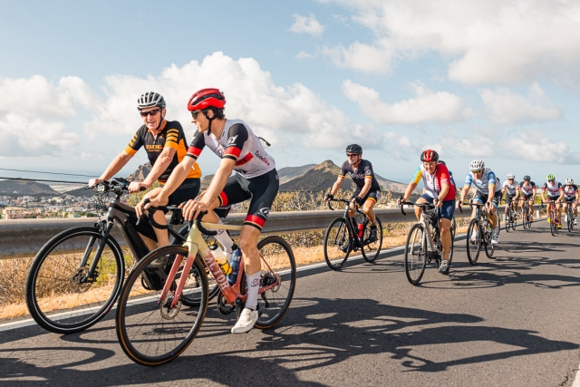  Groupe d'amis en VTT 