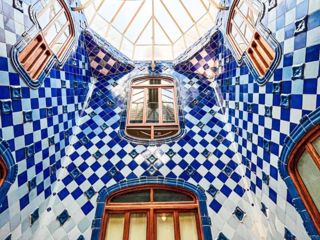  At Casa Batlló 