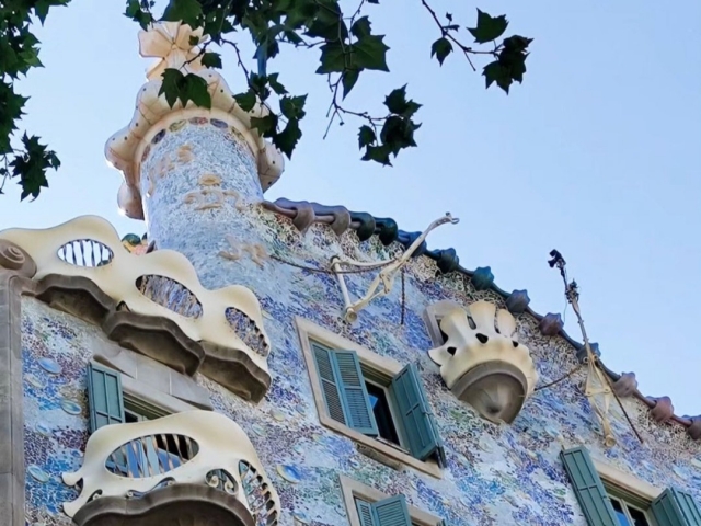  The façade of Casa Batlló 