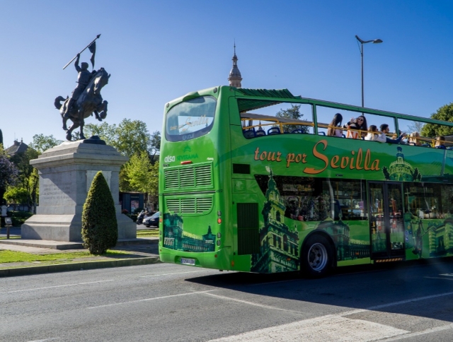 Visita por Sevilla subido al bus turístico