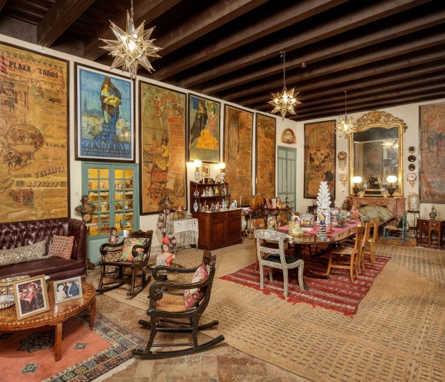  Interior of one of the rooms of the Casa de las Dueñas 