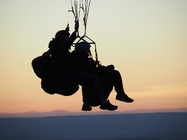  Sonnenuntergang von einem Gleitschirmflug aus gesehen
