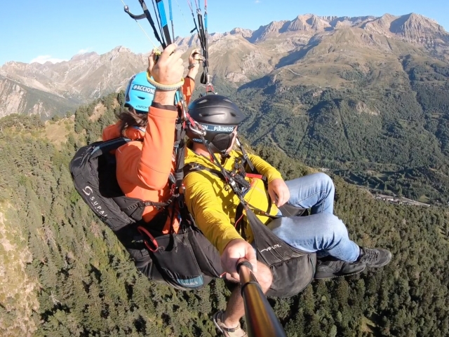  Paragliding-Aktivität mit beeindruckenden Aussichten 