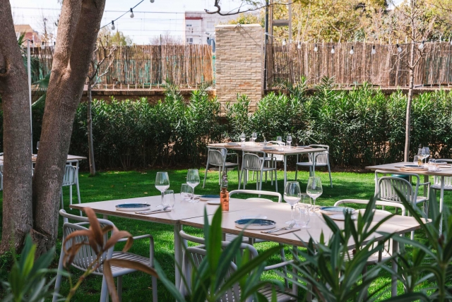 Comedor en el jardín