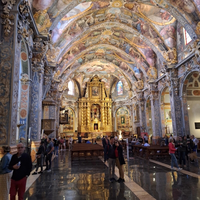  Cappelle ricche di decorazioni 