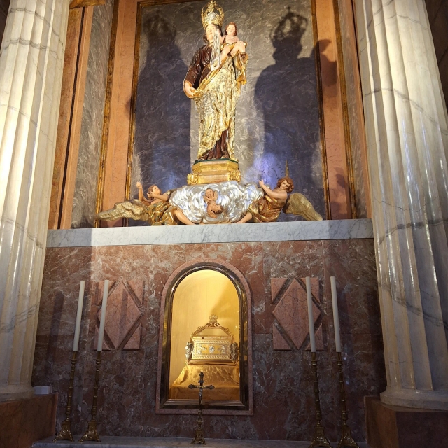  Altare della