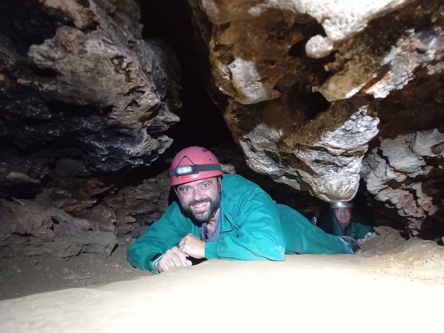  Visita alle grotte 
