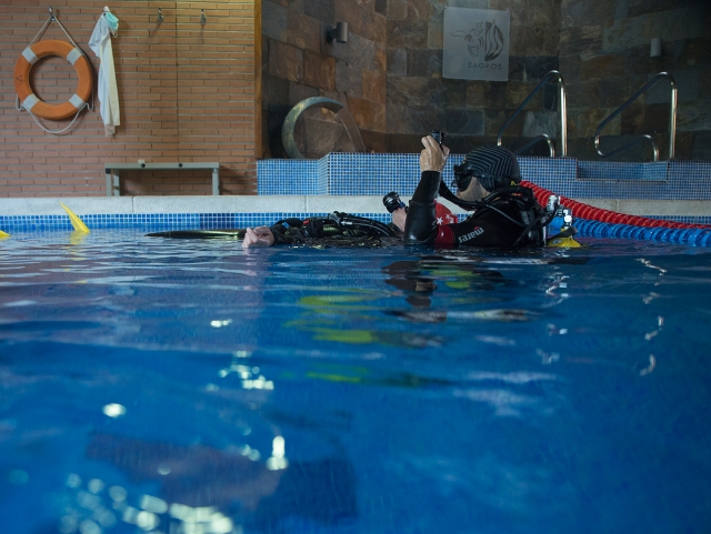 Prácticas de buceo en alberca