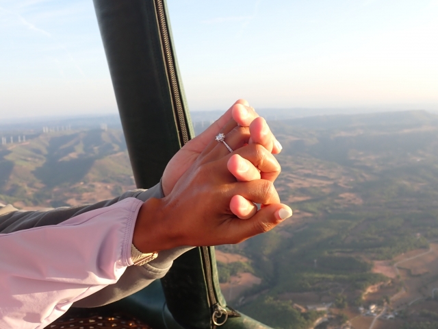 Propuesta de matrimonio en globo