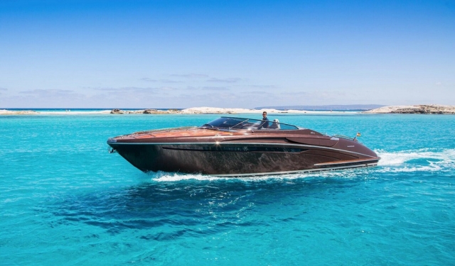 Renta un barco en Ibiza