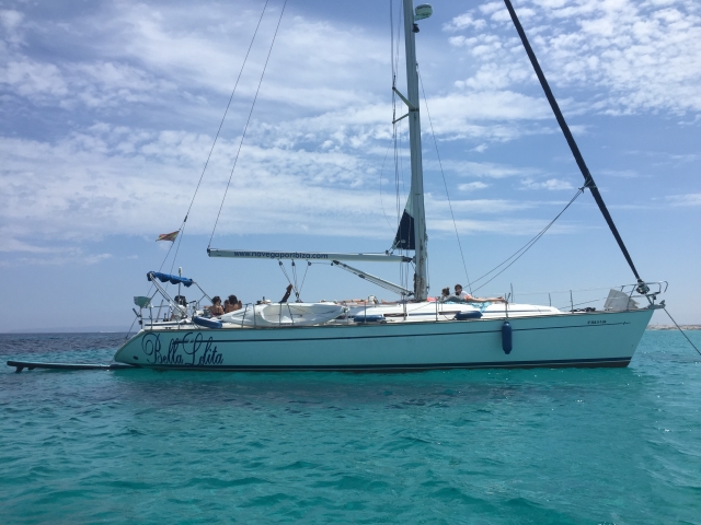 Velero de 15 metros