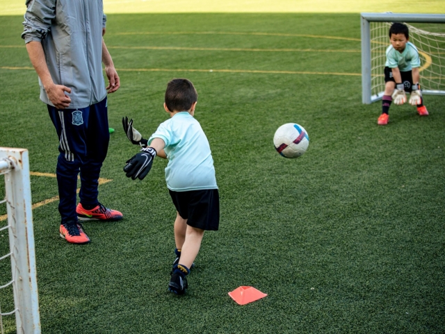  Giocare a calcio 