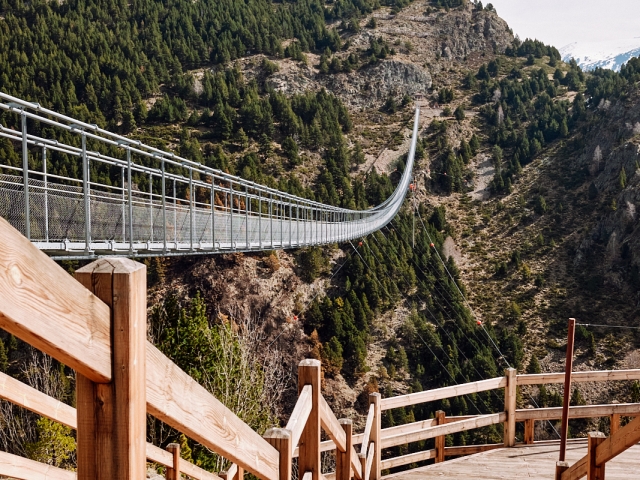 Puente tibetano en Vall del Riu