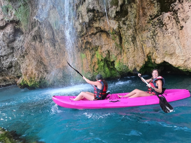 Kayak en La Chorrera de Maro