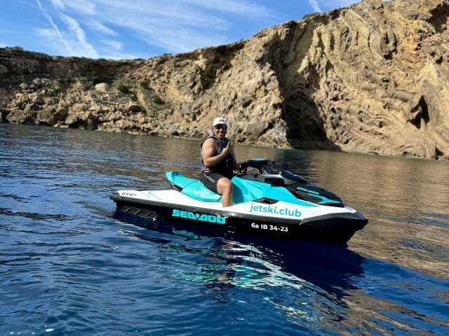 Descubre Ibiza en jetski