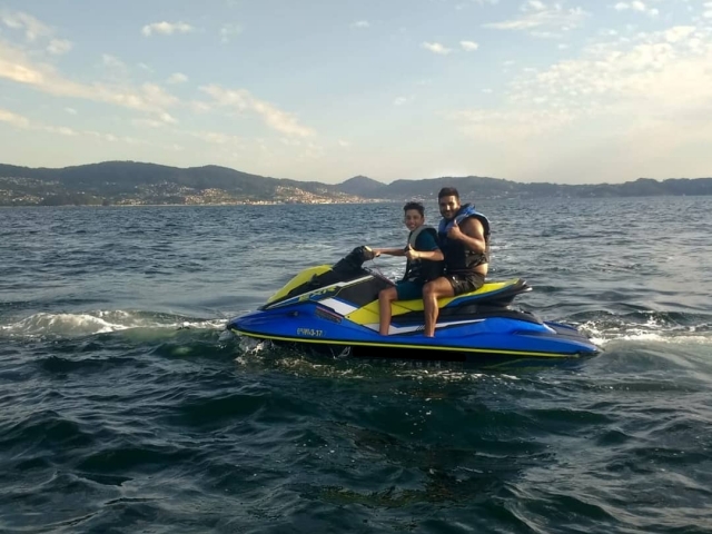  motocicli d'acqua biplici 
