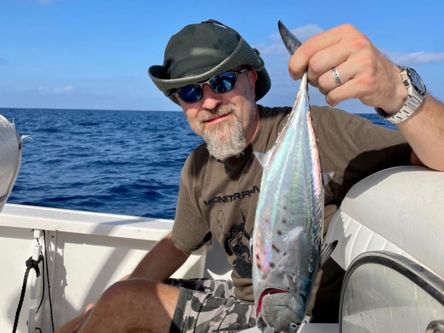 Pesca desde barco en Alicante