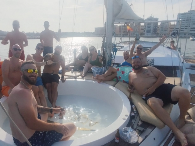 Catamarán con jacuzzi