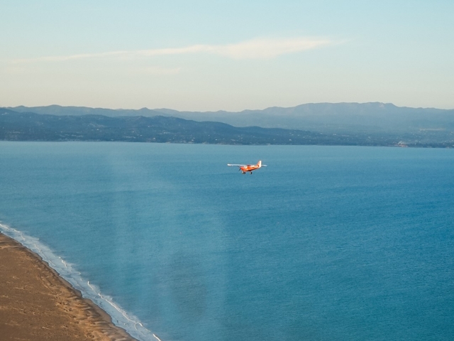 Vuela a bordo de una avioneta en Tarragona