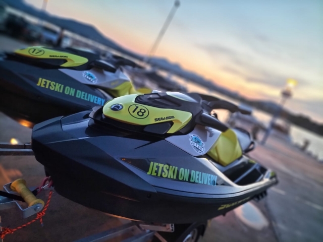  Motorrycycles von Jetski auf Madetki -999999999999999 - Wasser -Motorrad in CALA -9999999999999999999999 - Wasser -Motorrad - Wassermotorkeln in CALA -9999999999999999999 - Wasser -Wasser -Motorrad - Wassermotoklus in CALA -99999999.
