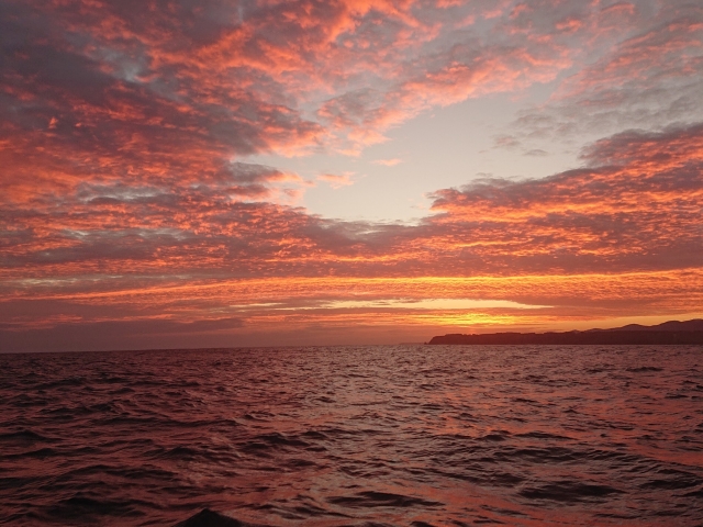  Der Sonnenuntergang während des Bootserlebnisses 