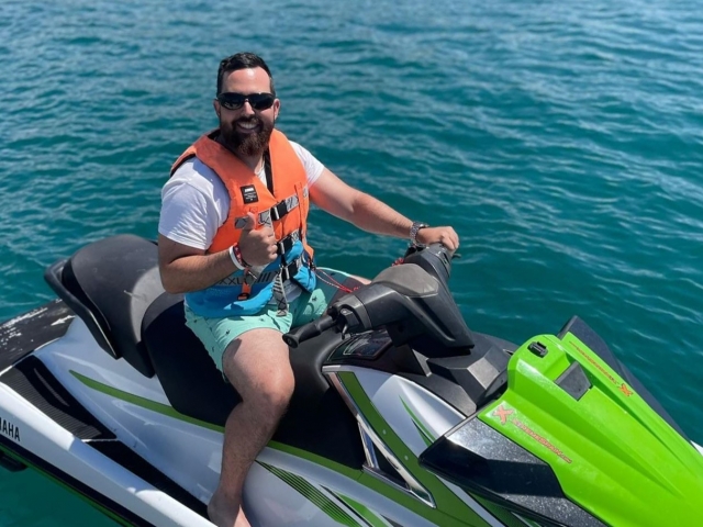  Manages a water motorcycle on the Mediterranean coast 