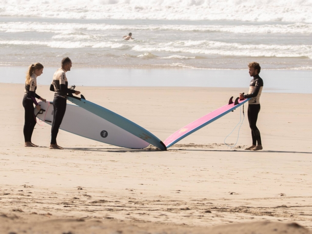 Momo Surf School