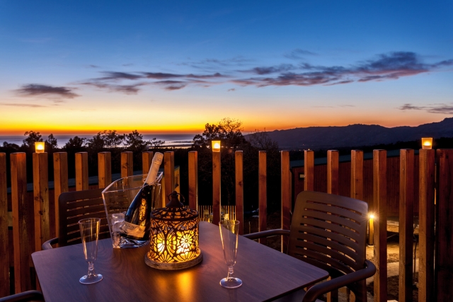  Sonnenuntergang und Champagner 