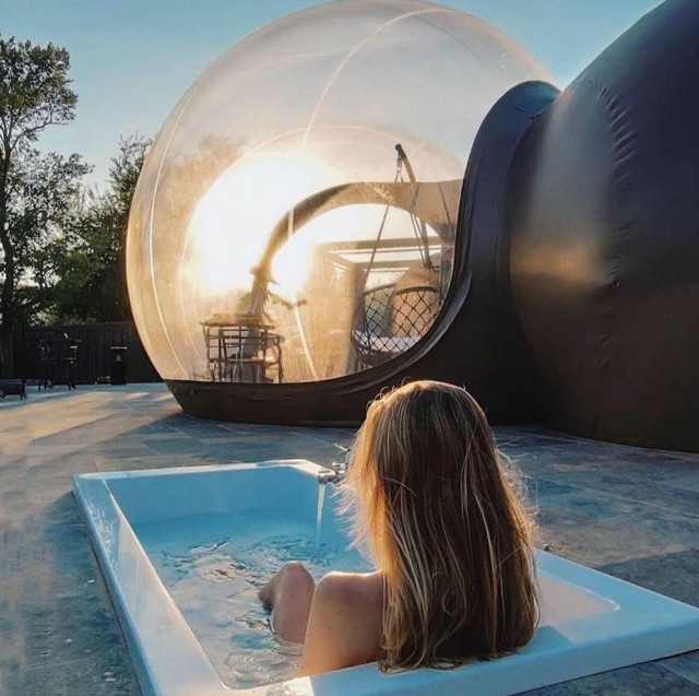 Disfrutando del jacuzzi exterior