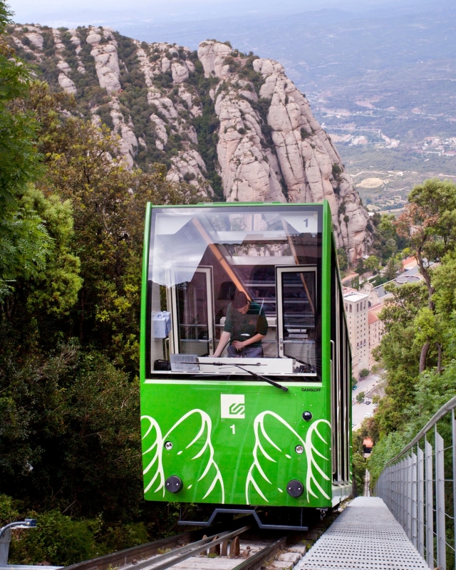 Asciende en el tren cremallera