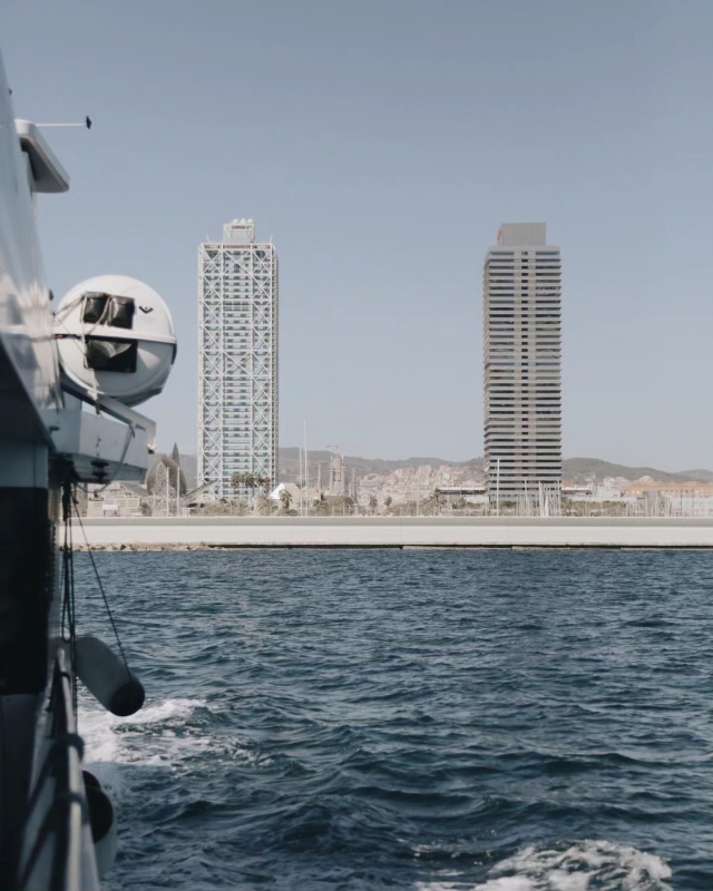  Passeggiata nella baia di Barcellona 