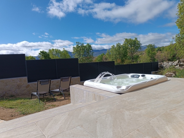  Exterior jacuzzi 