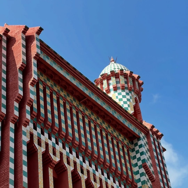  Azulejos brancos e verdes na fachada 