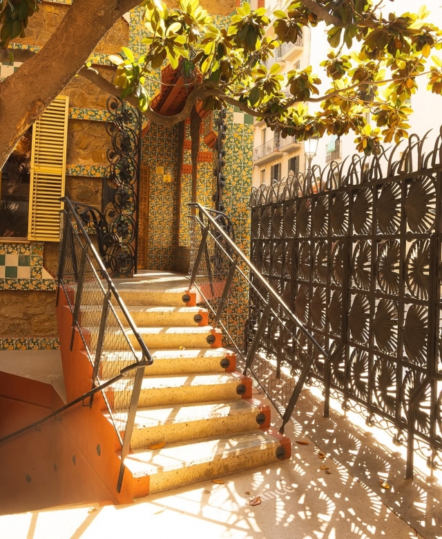  Visita guiada à Casa Vicens 