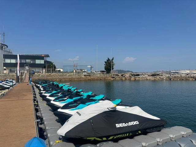 Experiencia en jet ski por la costa de Santander