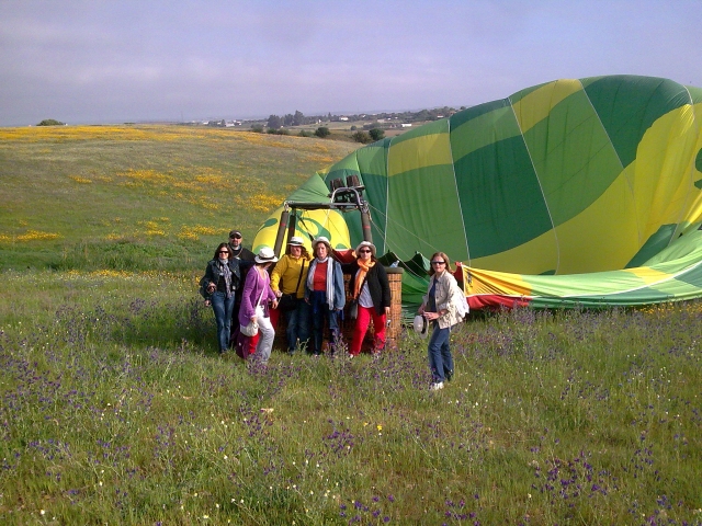 Grupo listo para volar en globo