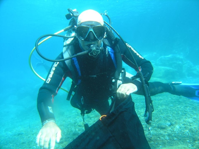 Diving equipment 