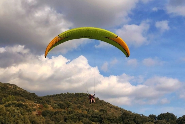  Flug mit dem Zweisitzer-Gleitschirm 
