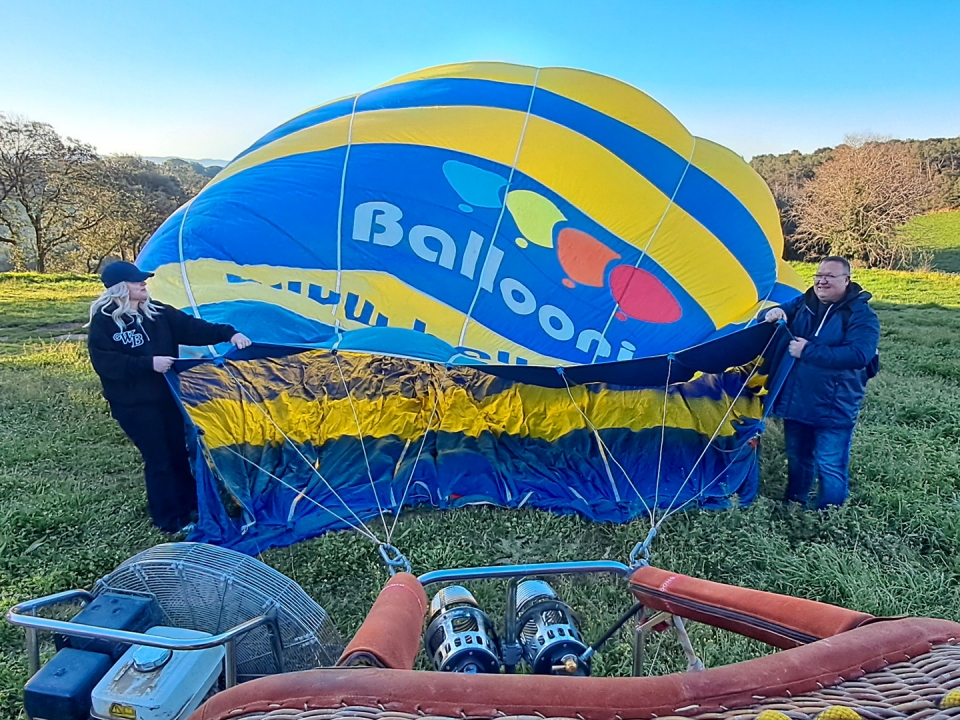  Preparazione della mongolfiera 