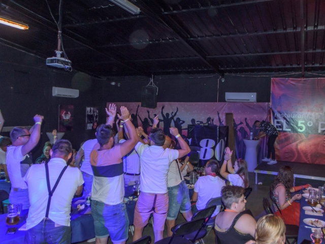 Piano tipico spagnolo + alloggio del venerdì