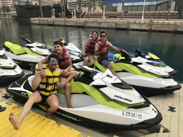 Sur les jet skis 