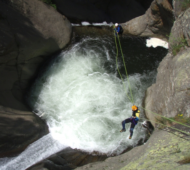  Descente en rappel avec une tyrolienne 