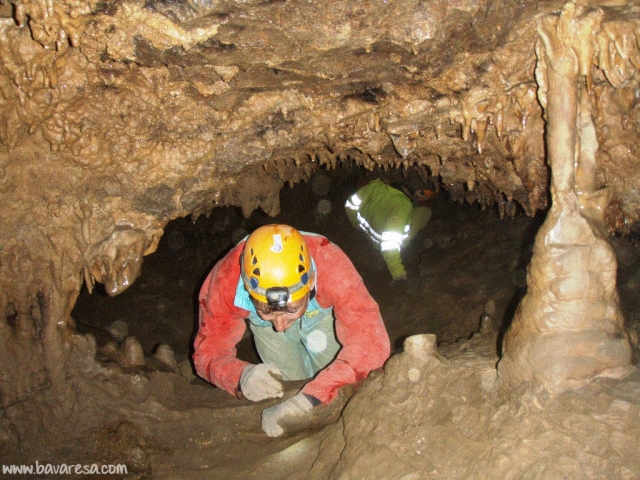  Crawling between passages 