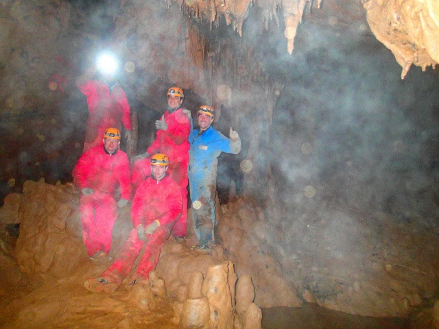  Enjoy with friends underground