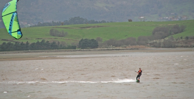Preparate para hacer kitesurf
