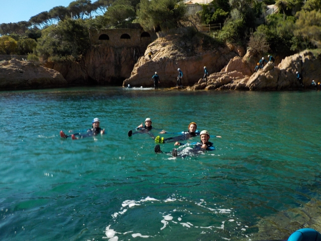  Coasteering 