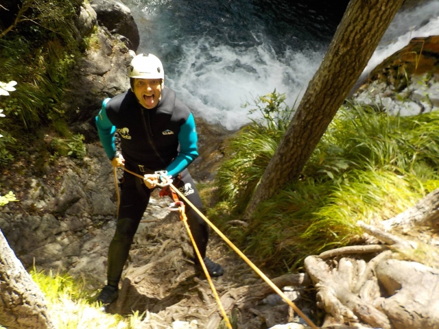Rappel into the ravine 
