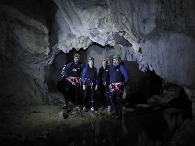  Venha descobrir as cavernas