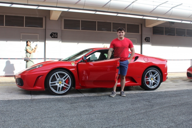 驾驶法拉利 F430 F1