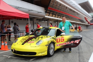 驾驶保时捷 Boxster 赛道 Montmeló 1 圈